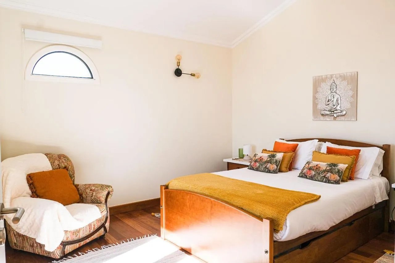 Pensionat Namaste House I Hotell Relogio do Poiso