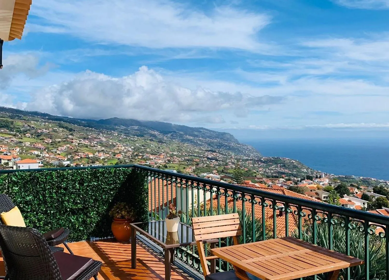 Pensionat Namaste House I Hotell Relogio do Poiso Portugal