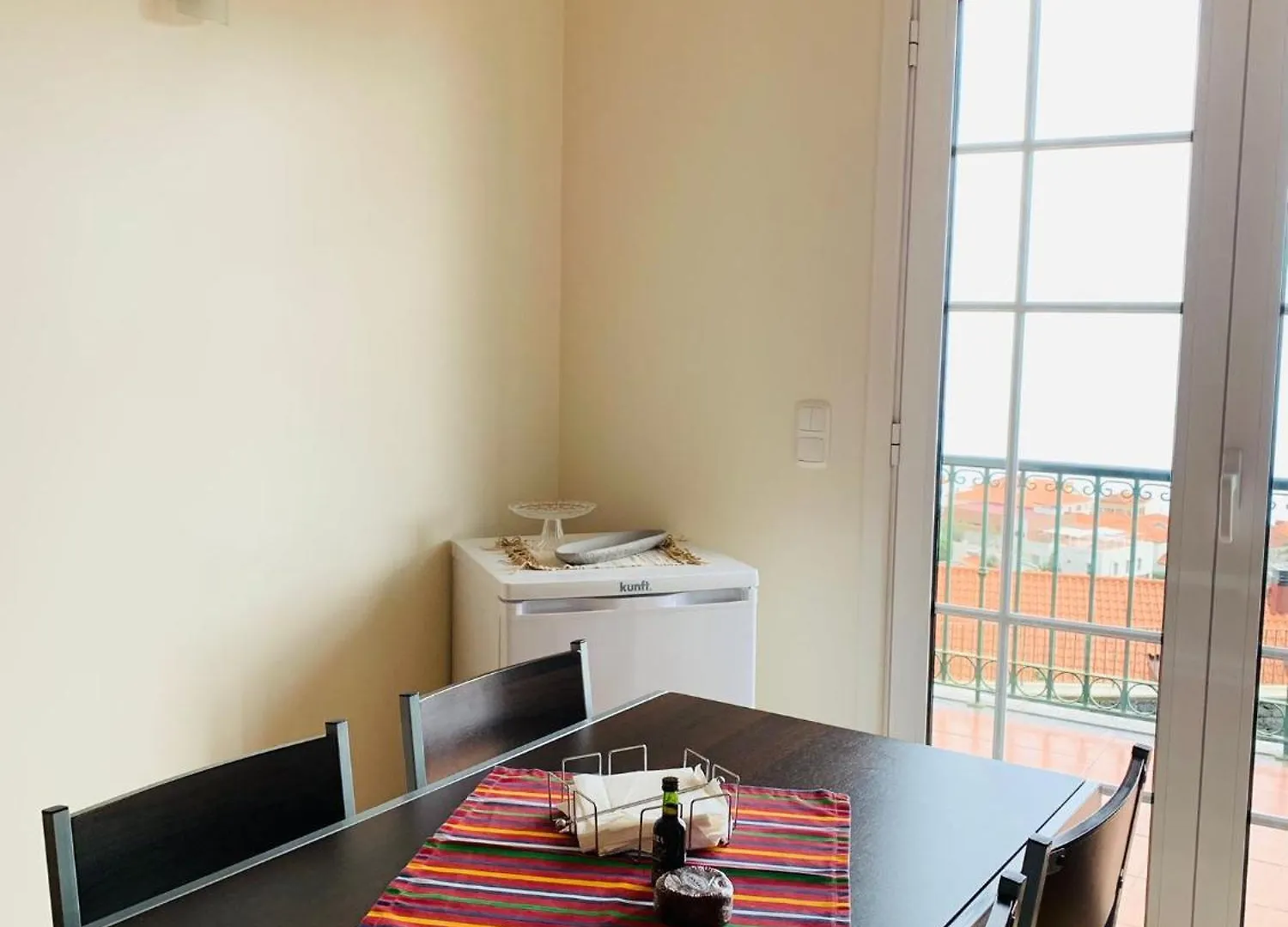Namaste House I Hotell Relogio do Poiso 0*,